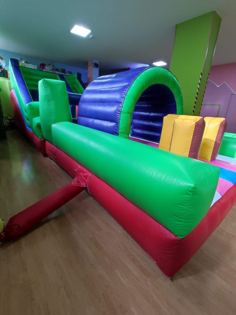 Celebra tu cumpleaños en Dinacan (Cantabria). Hinchables