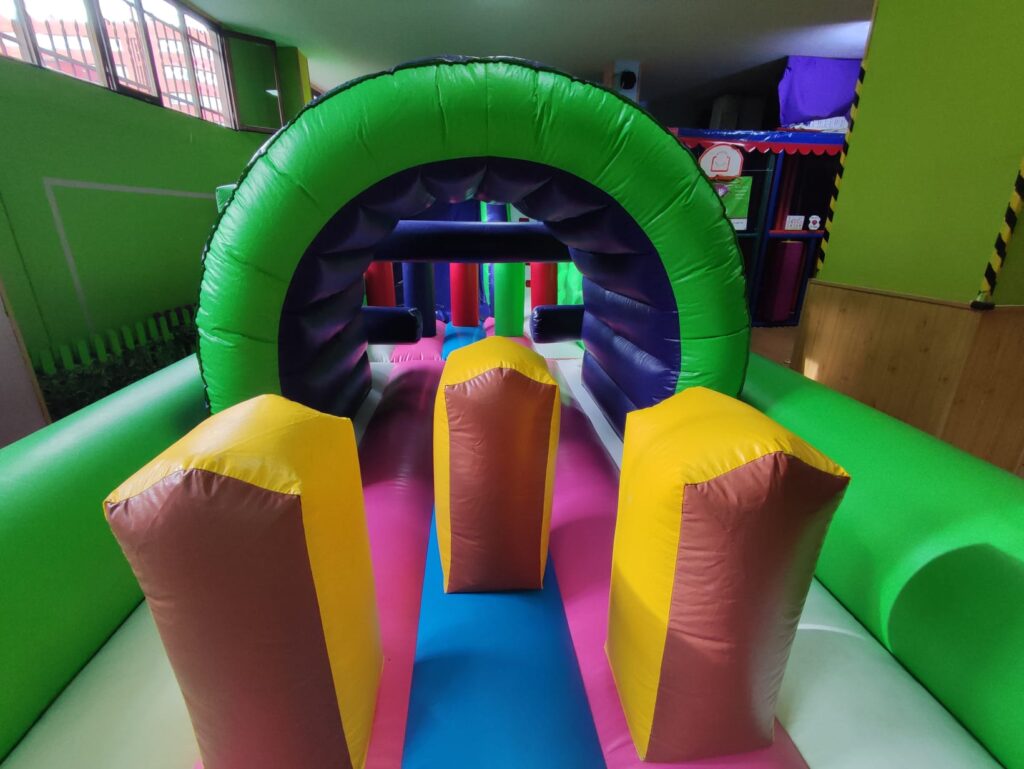 Celebra tu cumpleaños en Dinacan (Cantabria). Hinchables