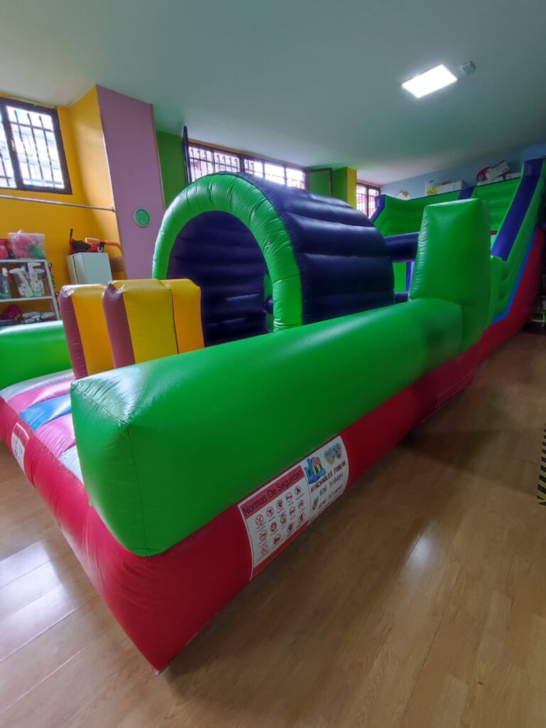 Celebra tu cumpleaños en Dinacan (Cantabria). Hinchables